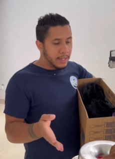 T1802004 Ela leva comida para seus novos vizinhos, depois tira vantagem deles part2