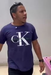 T1102002 Vai todos os dias buscar coisas na geladeira dela para cozinhar sem pedir permissão part2