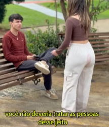 T1001005 Menstruada na rua! part2