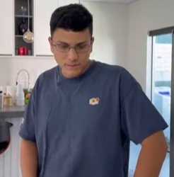 T0702011 Convidou as amigas para comerem na casa dela, depois ela ficou sozinha part2