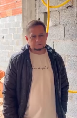 T1721007 Ela pensou que seus proprietários nunca mais voltariam para reivindicar sua casa part2