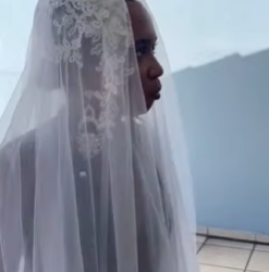 T1021010 Ela foi vestida assim ao casamento do amante para evitar cerimônia part2