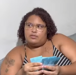 T1801016 Oque será que ela fez com dinheiro