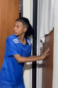 T0101011 que será que tem por de trás dessa porta