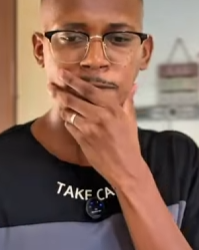 T0302002 QUE SERÁ QUE ESTÁ ACONTECENDO