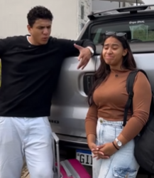 T0921005 Ela foi para cidade voltou para vender casa da mãe