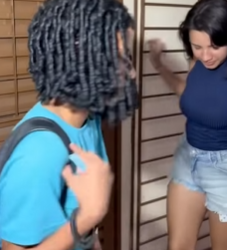 T0921006 susto da boneca