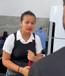 T1302006 Linda garc onete demitida por salvar vida deste empresa rio