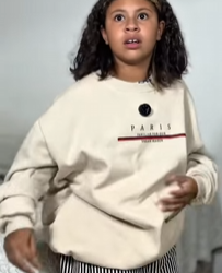 T0321008 ELA NÃO QUERIA TIRAR CASACO