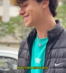 T1000004 Namorado interesseiro!