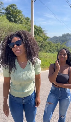 T1700001 Ela não queria namorada do filho porque ela pobre