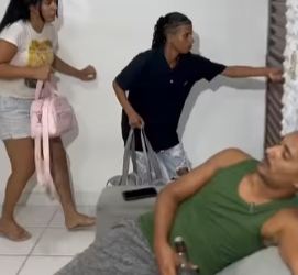 T1700007 Você acha que isso foi por amor ou por interesse?