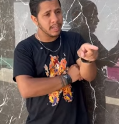 T0621003 Ele cobrou passagem da esposa, mas algum tempo depois teve uma grande surpresa