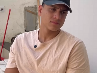 T00 Ele saiu de férias foi para tia ia durar dias mais durou mais olha como ele conseguiu