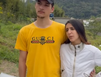 T0402007 Disse pra ela que comprou um terreno pra fazer uma casa, olha que ela fez