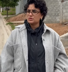 T0402009 Mãe ignora filha por ser humilde part2