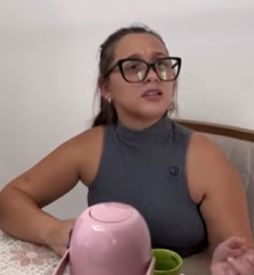 T1102002 mãe deles visitou os, sem imaginar que iria descobrir