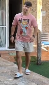 T1801002 Empregada era obrigada lavar roupas de joelho part2