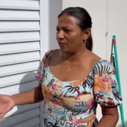 T0304006 Amiga tem ciúmes da outra não quer que elas saiam juntas