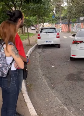 T0802004 Zombaram de um homem que não parecia que realmente era, grande lição