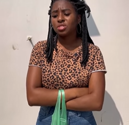 T1121008 Vendia sorvete, mas uma das clientes roub4b4 sem ela perceber part2