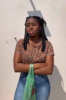 T1121008 Vendia sorvete, mas uma das clientes roub4b4 sem ela perceber part2