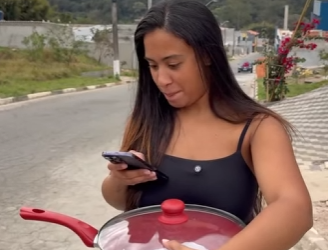 T0404001 Minha irmã sempre compra mesmo que eu part2