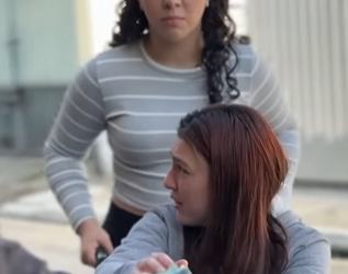 T1321008 Mulher da rua finge ser nova funcionária sem imaginar que poderia acontecer