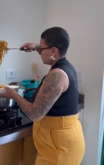 T0621005 Fizeram um macarrão com tudo não deram para vizinha part2