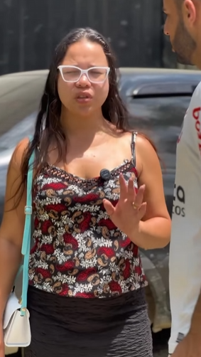 T0702006 Esse homem tinha fome pediu ajuda para um casal na rua veja até final