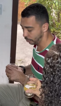 T0702011 Esse homem tem um plano de ficar com tudo que velha tem doméstica tenta desmarcar