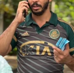 T0802014 Ela quer amor ele só pensa no dinheiro que ela tem na conta