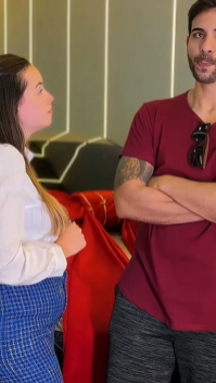 T1124013 Ela DESPREZOU ele por conta da sua ROUPA!