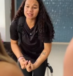 T1302005 Ela estava cuidando do marido depois que algo aconteceu com ele ate chegada da ma e