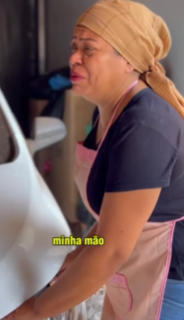 T0102009 Luís fechou capô do carro na mão da Adriana. Oque vocês acharam COMENTEM