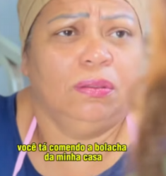 T0102011 Chris colocou Adriana de joelhos na ração. Oque acharam