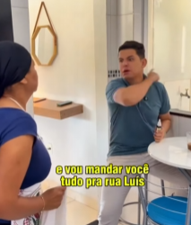 T0102008 Adriana escreveu no papel para Tim esconder pegar Luís no flagra tramando para ele