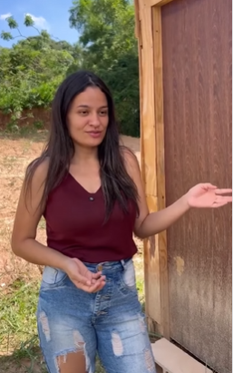 T0304010 Sua vizinha ri4 dele por causa das condições que ele vivia, sem pensar que você está em cima hoje amanhã quem part2