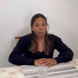 T0304012 Filho leva as compras do mercado para sua mãe, sua irmã se aproveitava no final isso aconteceu part2