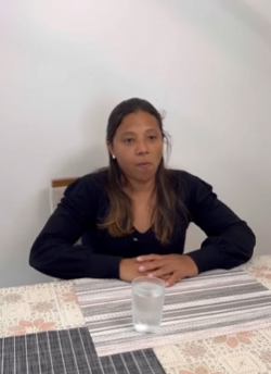 T0304012 Filho leva as compras do mercado para sua mãe, sua irmã se aproveitava no final isso aconteceu part2