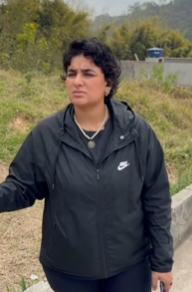 T0402001 Me fingi de cega para ver mentira da minha irmã