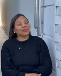 T0402003 Chegou para passar Natal na casa da mãe mais olha de que jeito part2