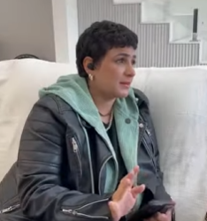 T0602005 Depois de um tempo ela retorna para ajudar ex marido part2