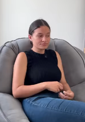 T0602002 irmã dela dá um carro para namorado para que ele deixe part1