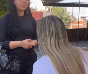 T0802006 Garçonete humilhou este cliente sem imaginar surpresa que ela teria part2