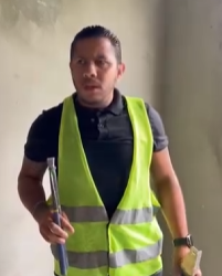 T1102006 Construtor fez sua casa com matérias de um trabalho isso aconteceu part2