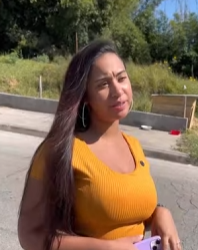 T1721002 Convidou as amigas para comerem na casa dela, depois ela ficou sozinha part2