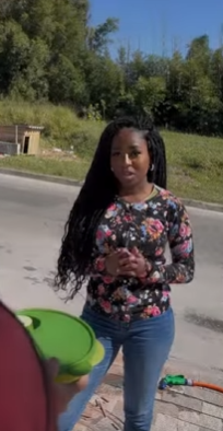 T1721012 Vizinha sem educação vizinha que ninguém quer part2