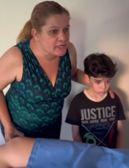 T0502001 Menino milionário engana sua madrasta interesseira part2