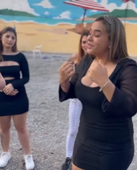 T0502003 namorado deu um carro pra ela, mas susto foi quando ela olhou pra ele part2